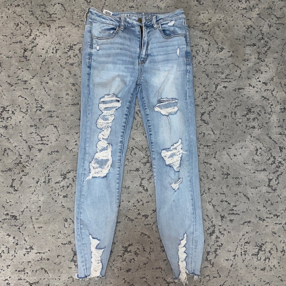 Woman’s American Eagle cropped Size8